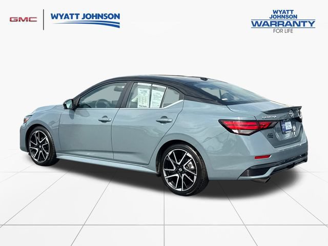 Used 2025 Nissan Sentra SR w/ SR Premium Package FWD image 3