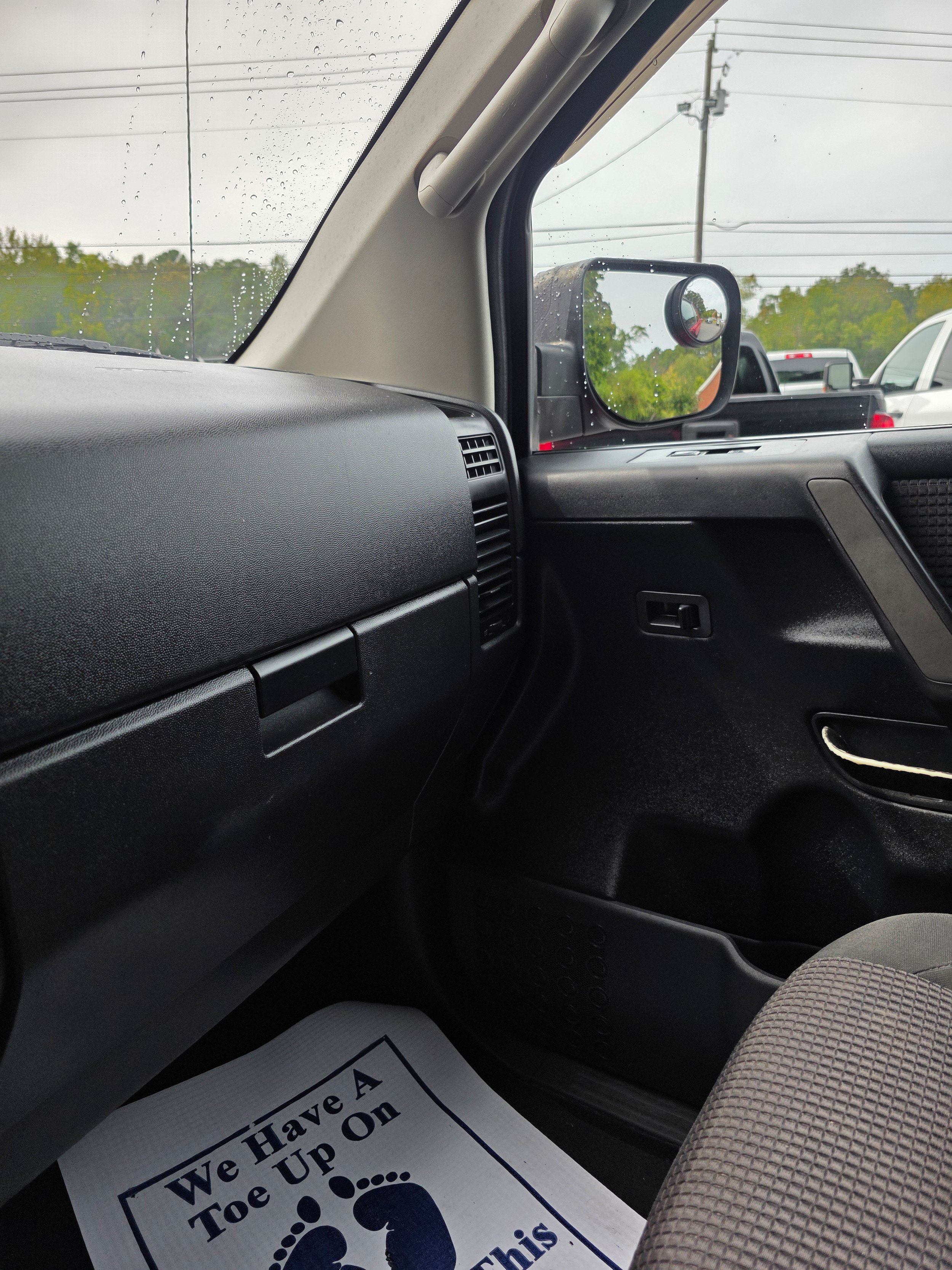 Used 2012 Nissan Titan SV w/ SV Value Truck Pkg AWD/4WD image 14