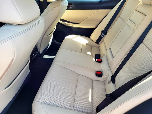 Used 2016 Lexus IS 200t RWD image 13