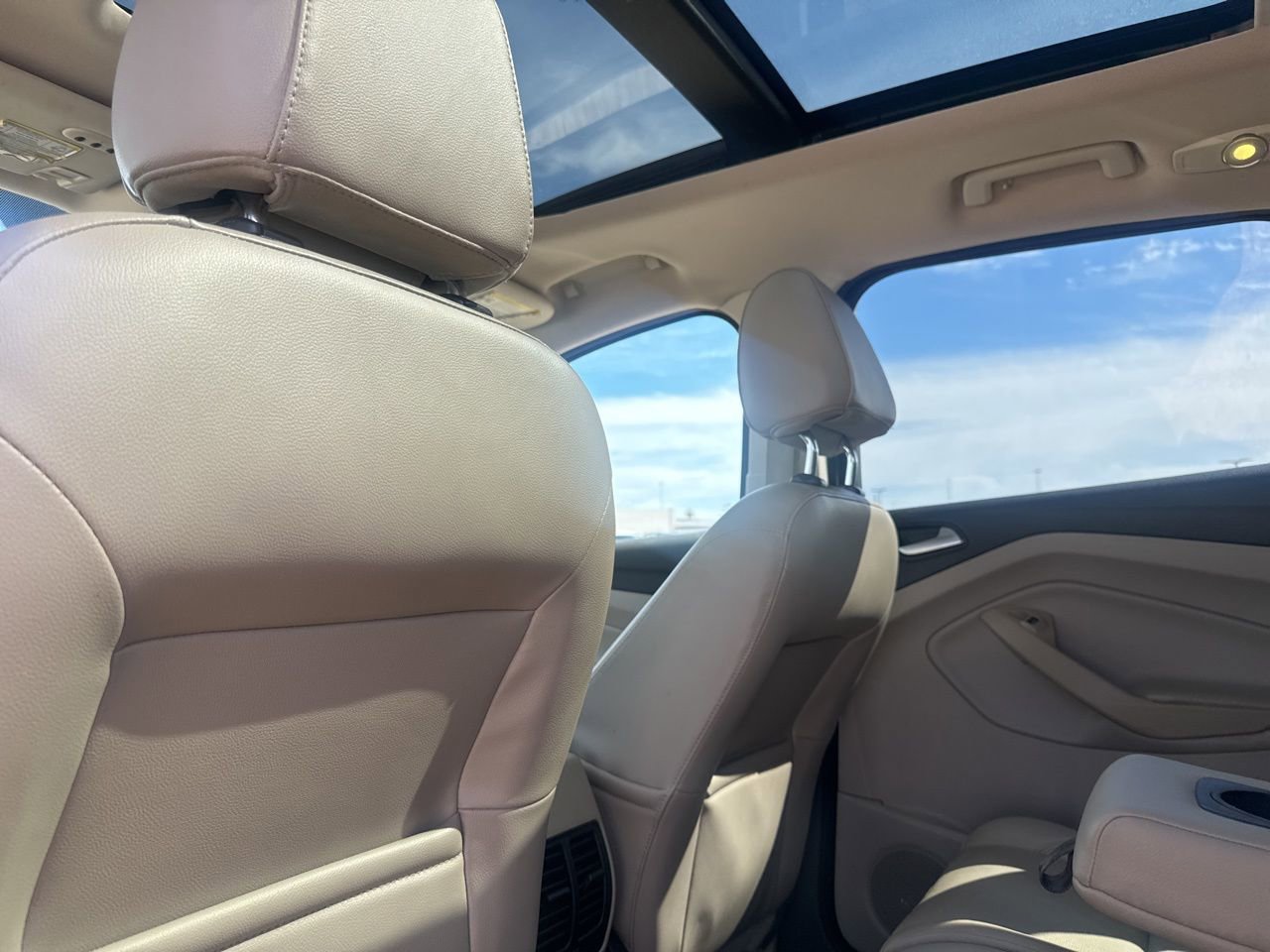 Used 2017 Ford Escape Titanium image 34