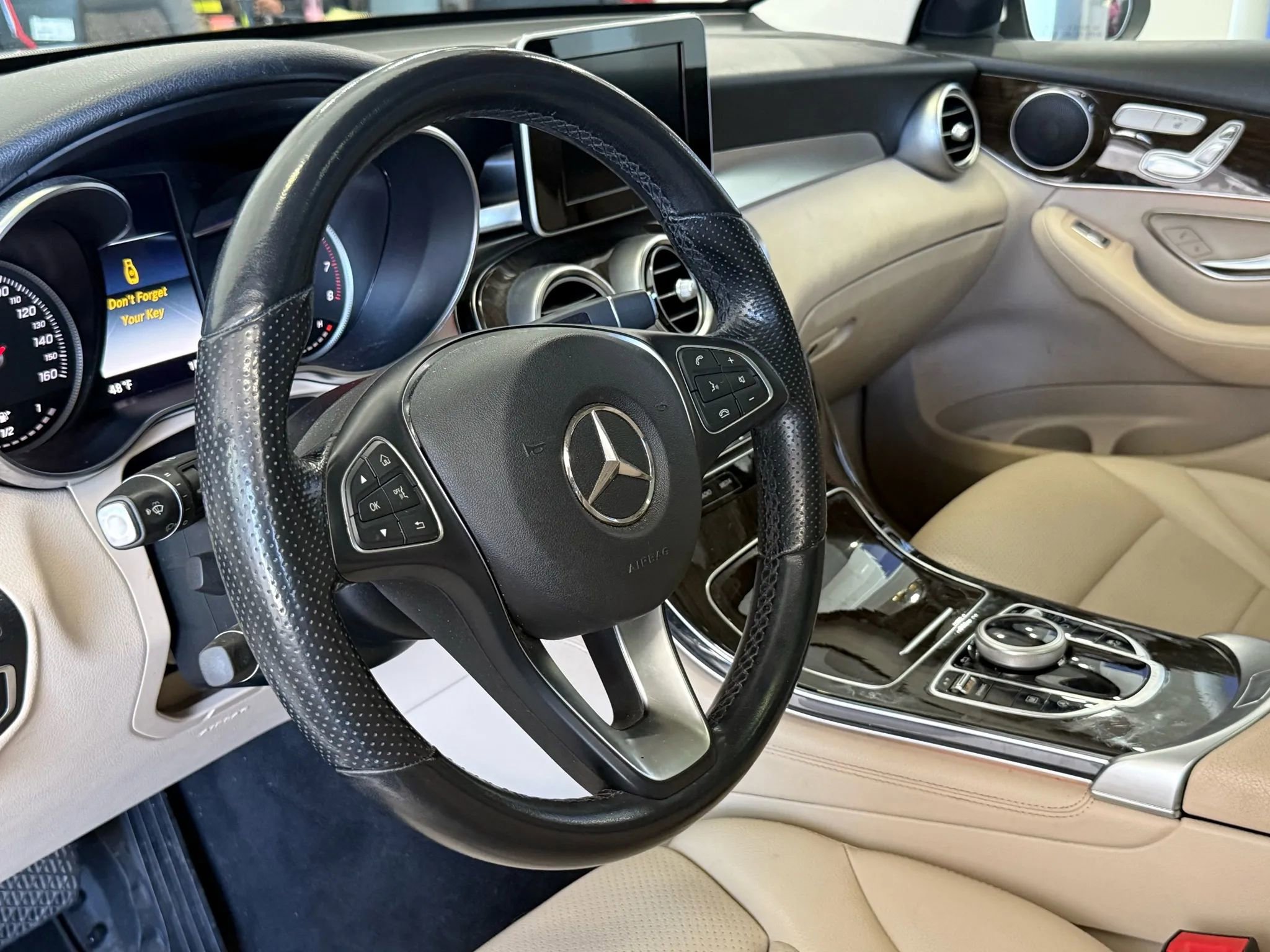 Used 2019 Mercedes-Benz GLC 300 image 7