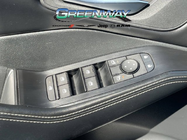 Used 2024 Nissan Rogue SV AWD/4WD image 15