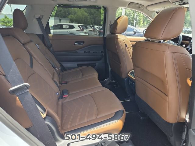 Used 2025 Nissan Pathfinder Platinum w/ Cargo Package FWD image 16