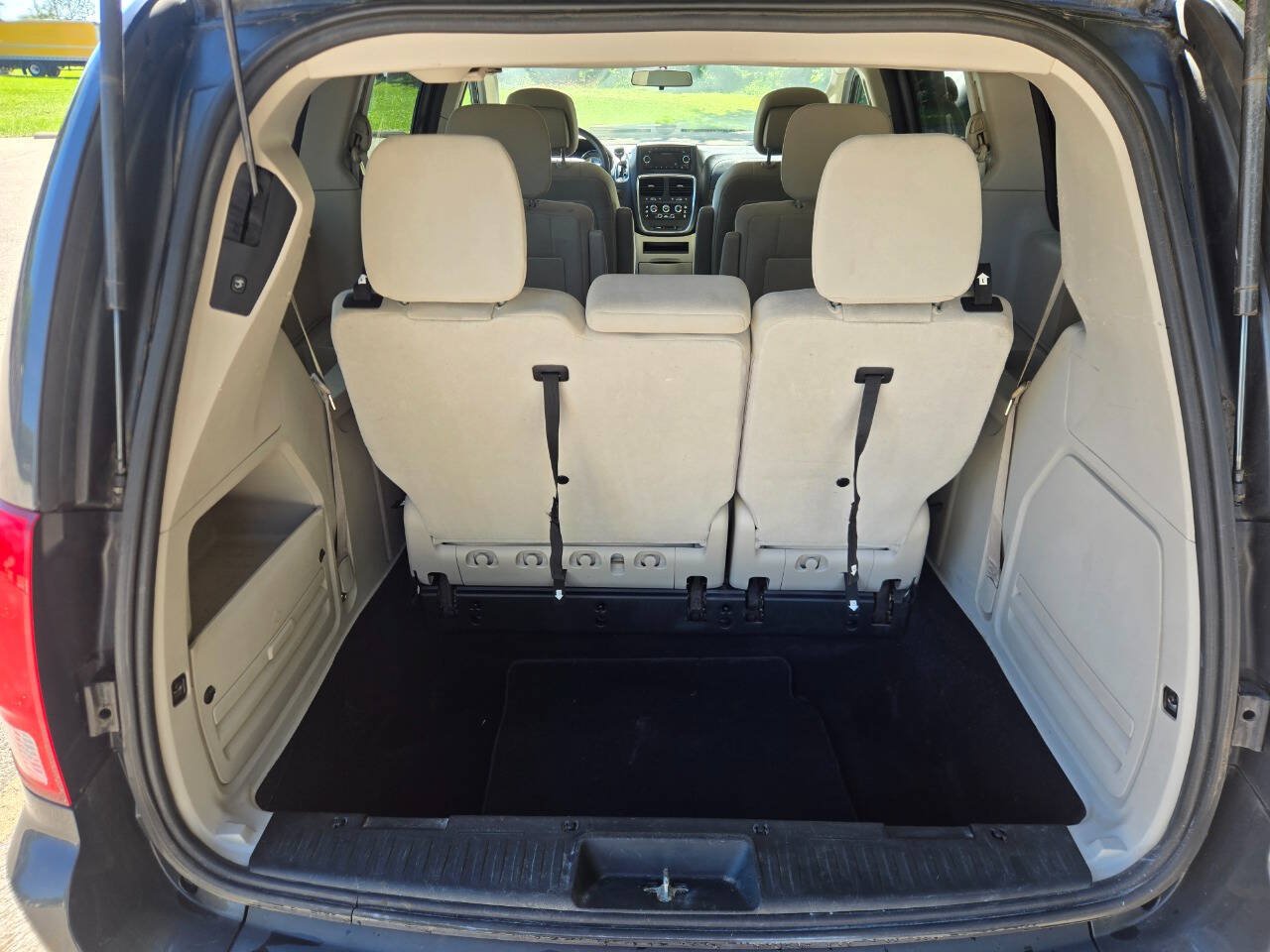 Used 2011 Dodge Grand Caravan Mainstreet w/ PWR Convenience Group FWD image 35