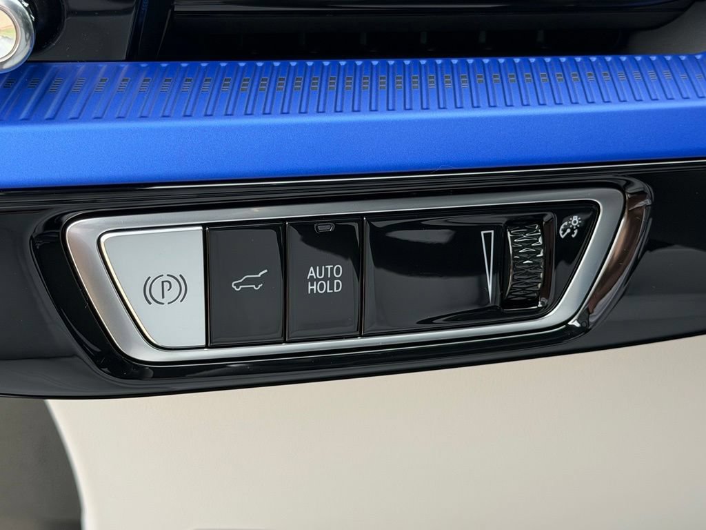 New 2026 Cadillac Optiq Luxury 1 AWD/4WD image 32