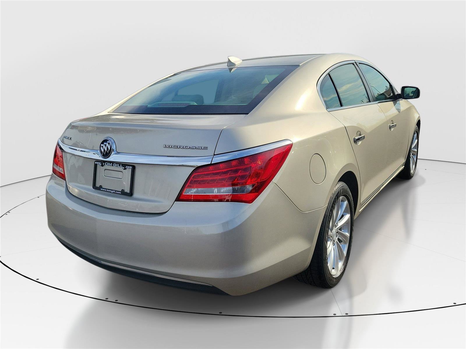 Used 2015 Buick LaCrosse image 4
