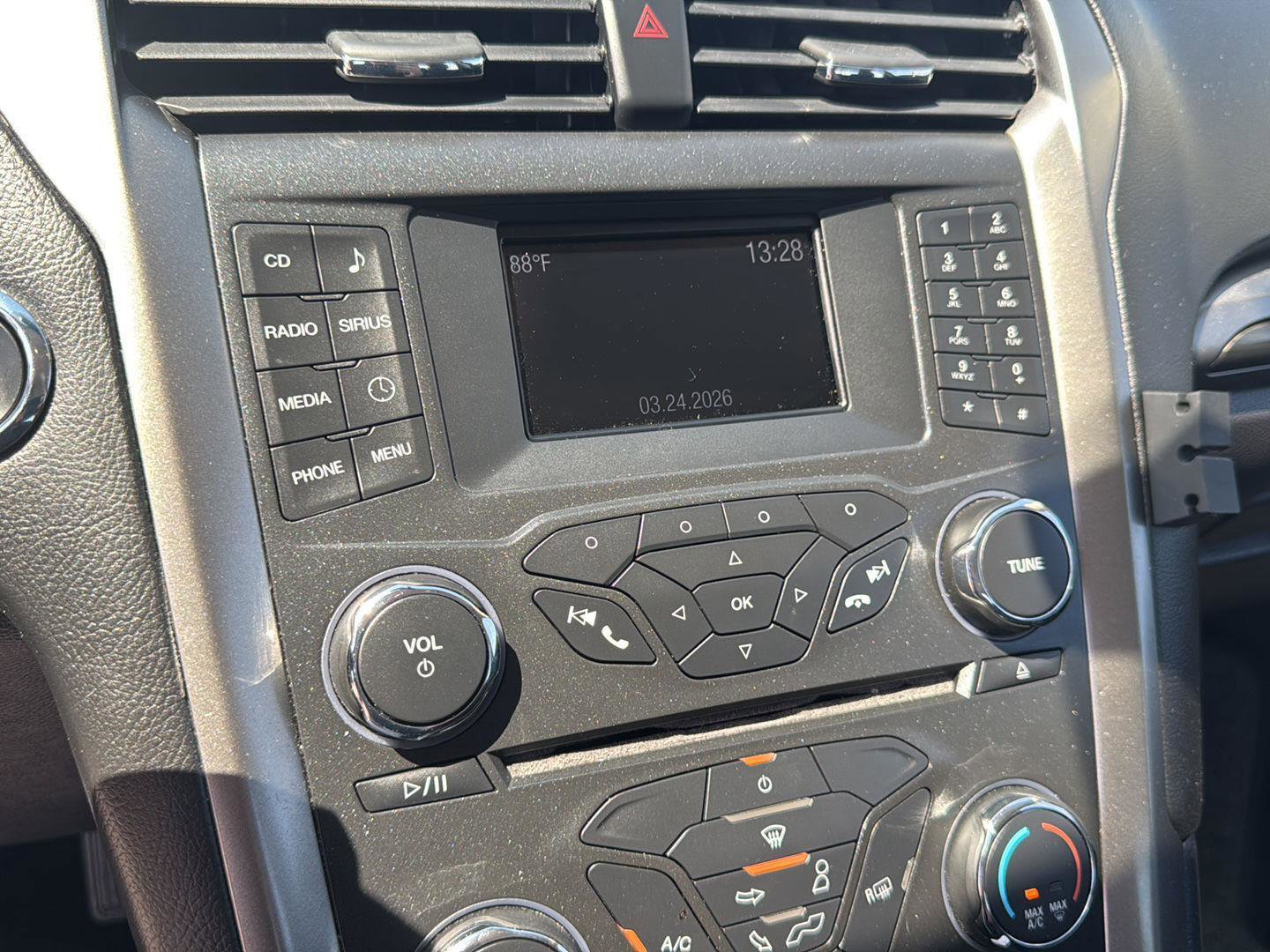 Used 2018 Ford Fusion SE image 22