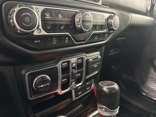 Used 2020 Jeep Gladiator Overland AWD/4WD image 14