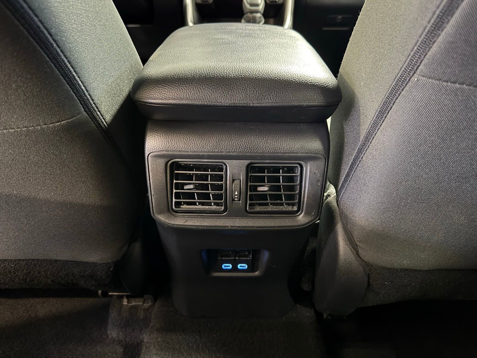 Used 2022 Toyota RAV4 XLE AWD/4WD image 35