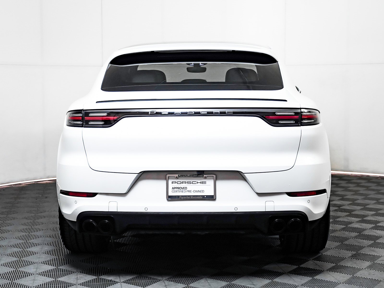 Used 2023 Porsche Cayenne Platinum Edition image 11