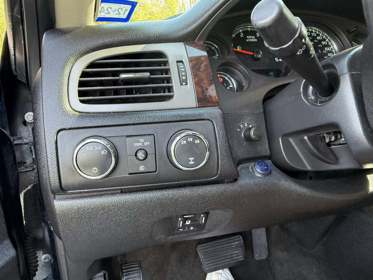 Used 2011 GMC Sierra 2500 Denali w/ Suspension Package, Off-Road image 22