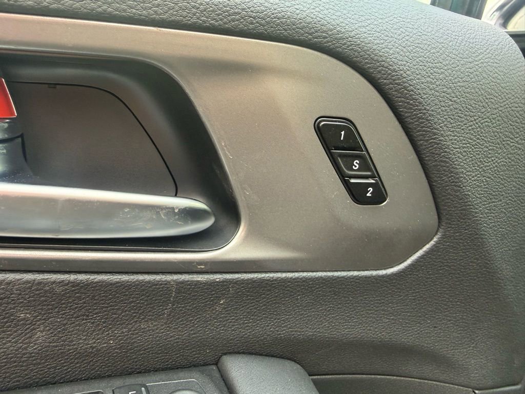 New 2025 Chrysler Pacifica Select image 70