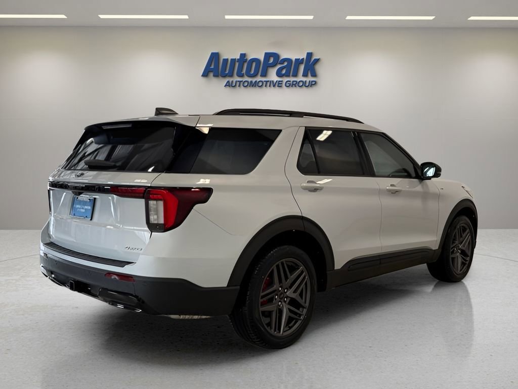 New 2026 Ford Explorer ST-Line w/ ST-Line Street Pack AWD/4WD image 7