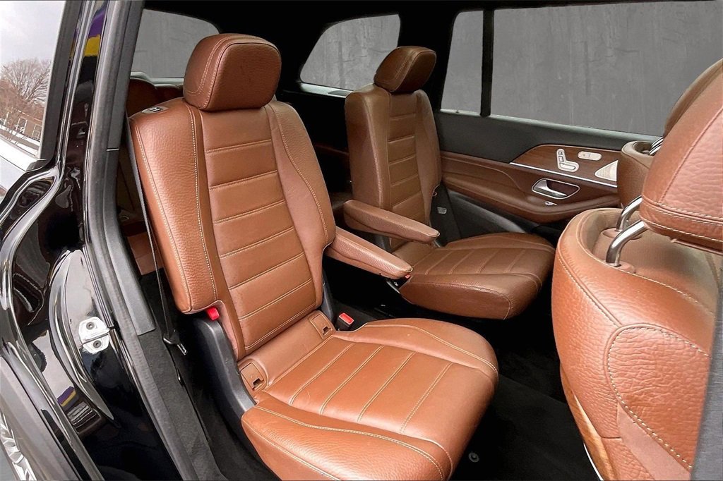 Used 2024 Mercedes-Benz GLS 450 4MATIC image 25