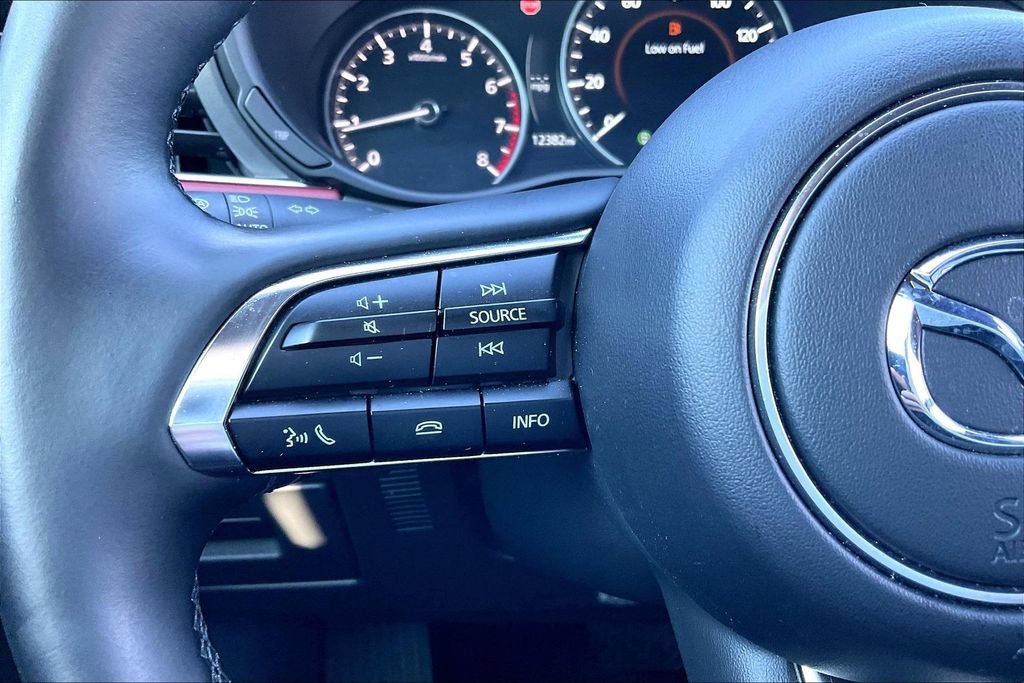 Certified 2025 MAZDA MAZDA3 Hatchback w/ Appearance Package image 18