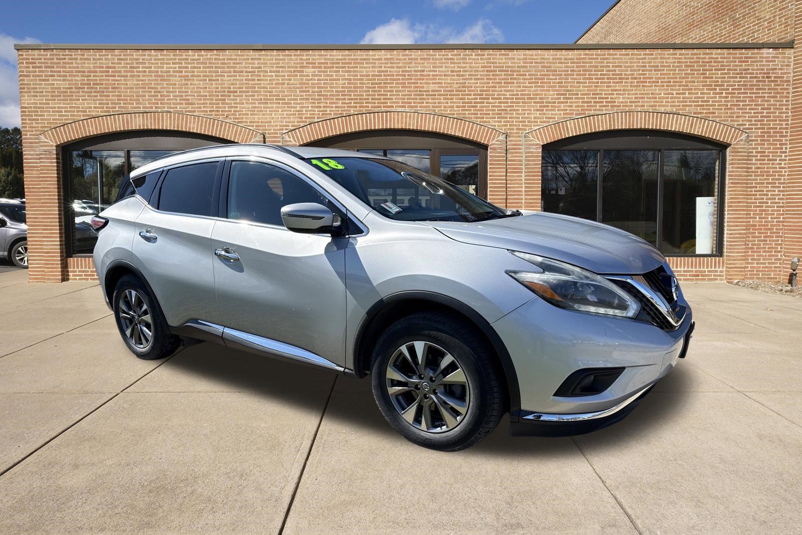 Used 2018 Nissan Murano SV image 1