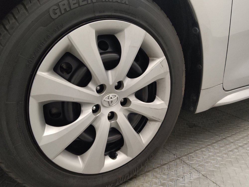 Used 2022 Toyota Corolla LE FWD image 31