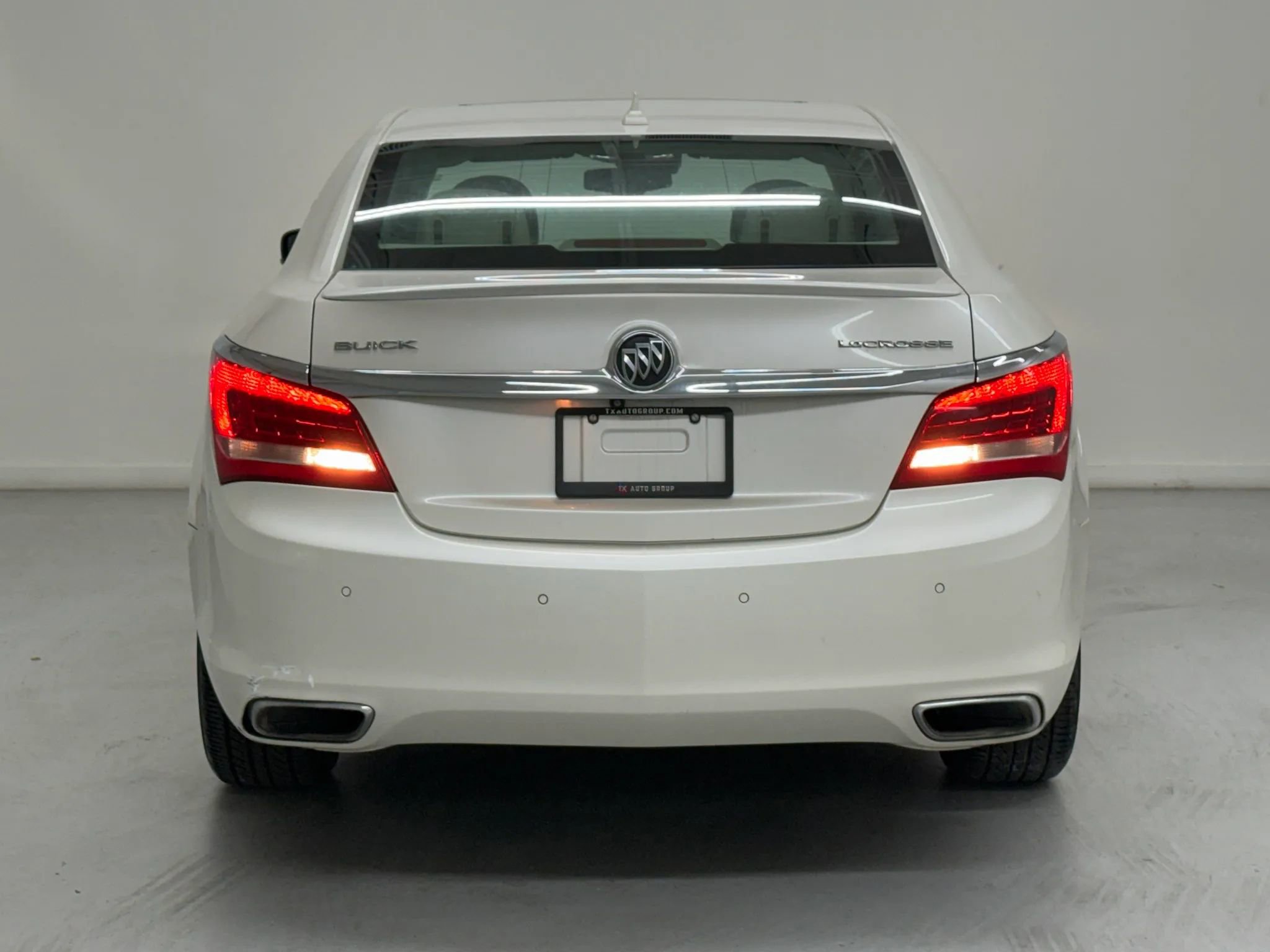 Used 2014 Buick LaCrosse Leather w/ Driver Confidence Package image 22