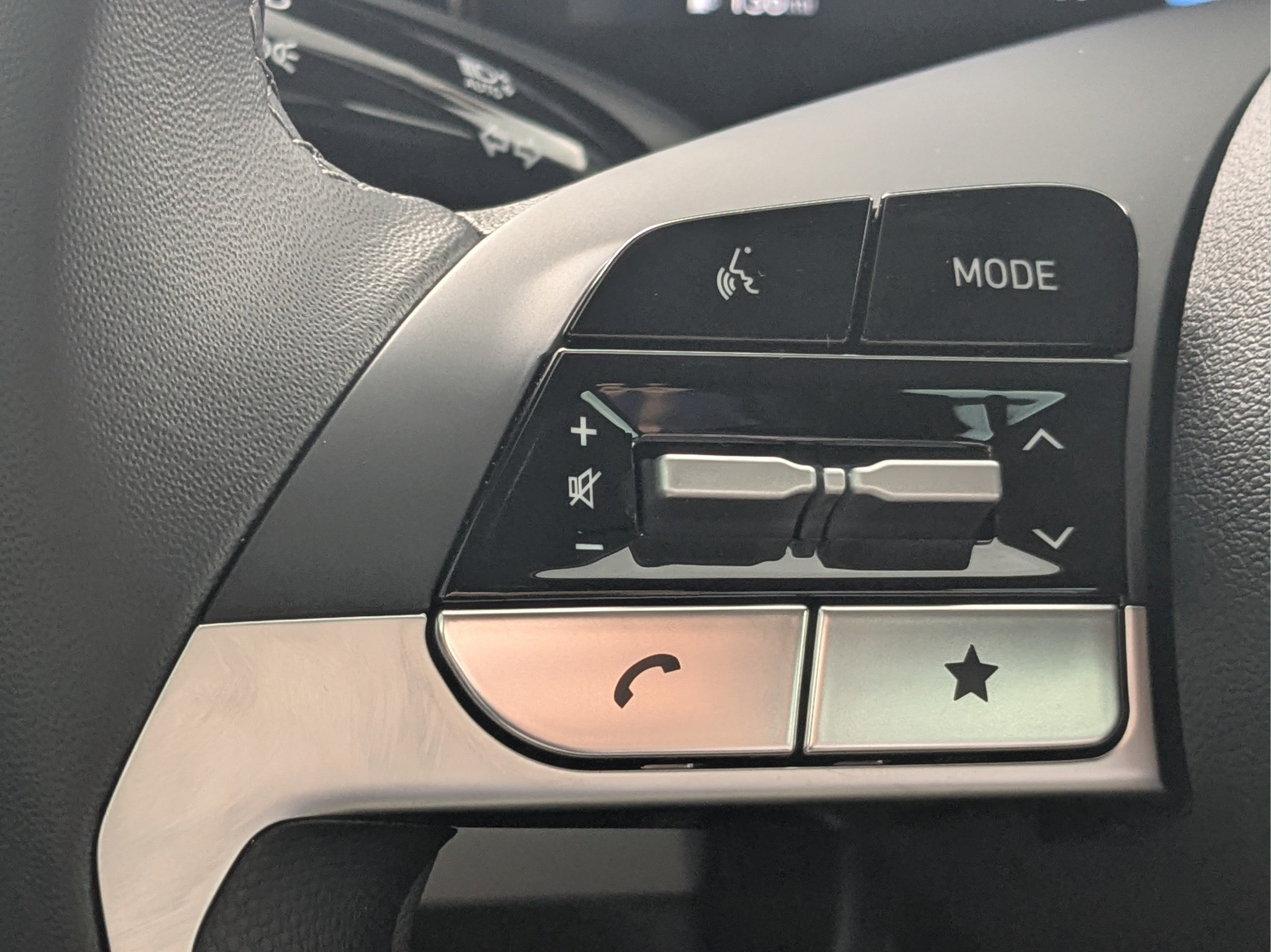 New 2026 Hyundai Elantra Limited FWD image 31