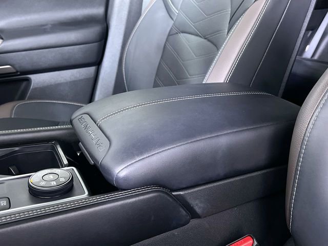 Used 2023 Nissan Pathfinder Platinum image 21