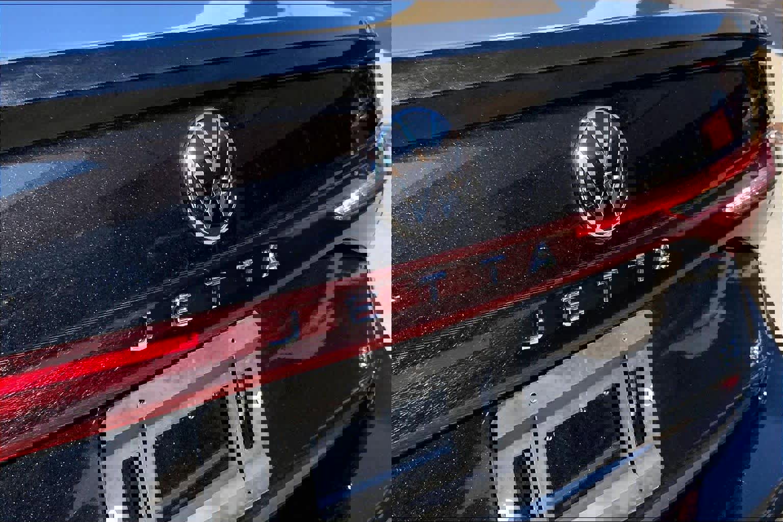 Used 2025 Volkswagen Jetta SE image 33