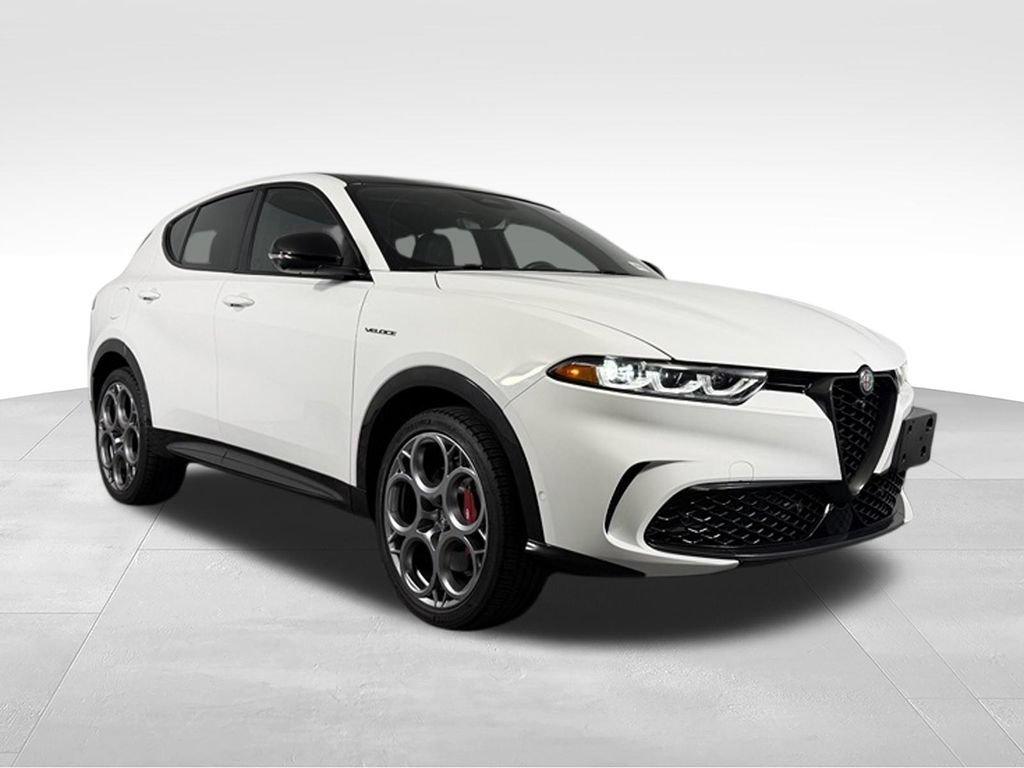 Used 2024 Alfa Romeo Tonale Veloce AWD/4WD image 5