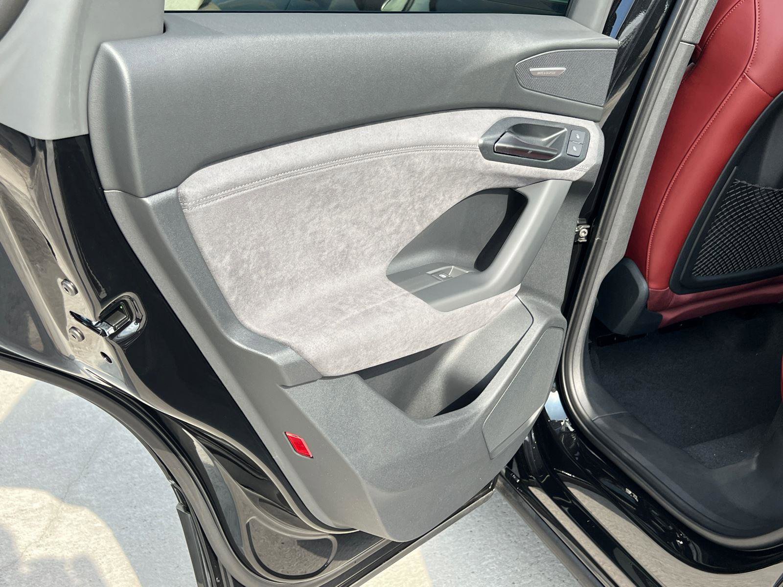 New 2025 Audi SQ6 e-tron Prestige image 15