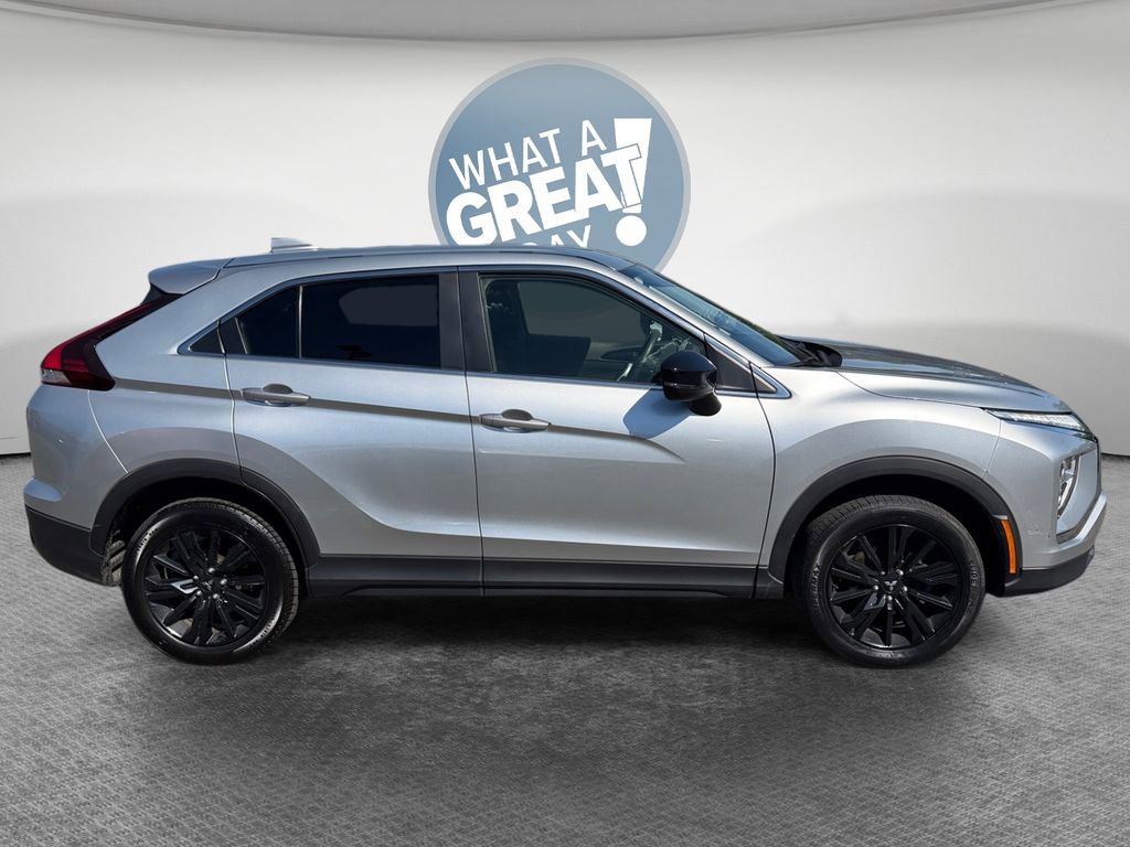 Used 2023 Mitsubishi Eclipse Cross LE AWD/4WD image 2