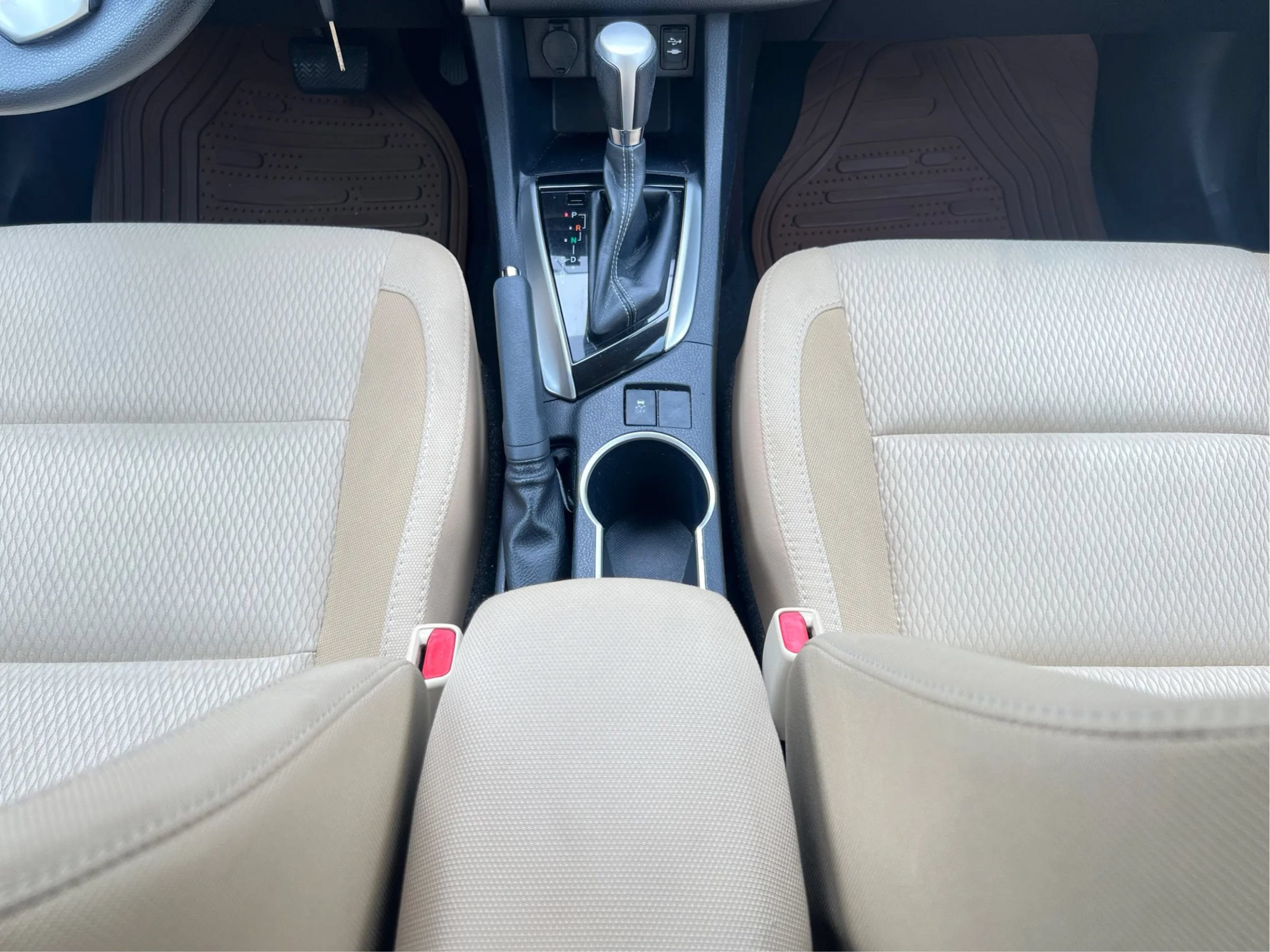 Used 2017 Toyota Corolla LE FWD image 35