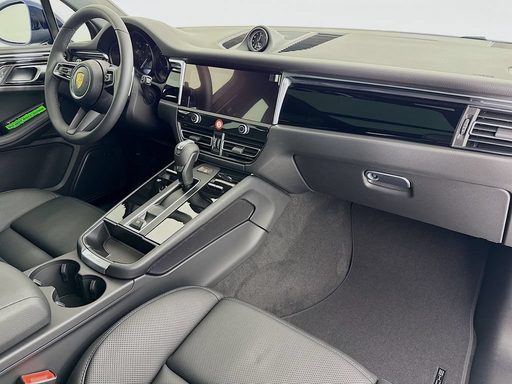 New 2026 Porsche Macan AWD/4WD image 31
