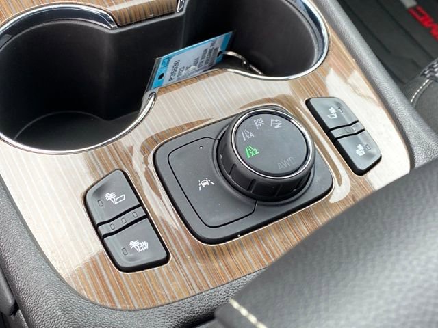 Certified 2023 GMC Acadia SLE w/ Driver Convenience Package image 14