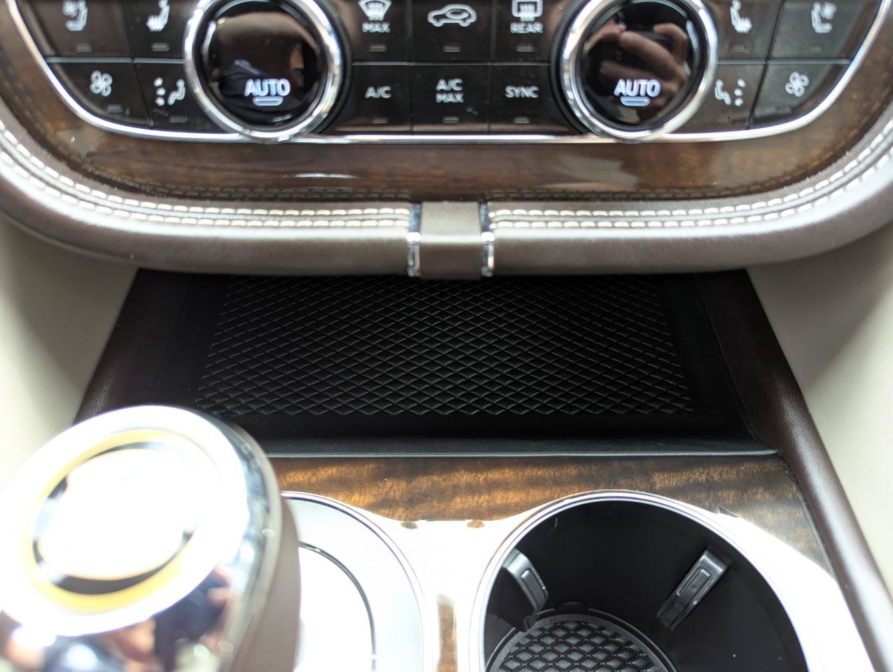 Used 2020 Bentley Bentayga AWD/4WD image 26