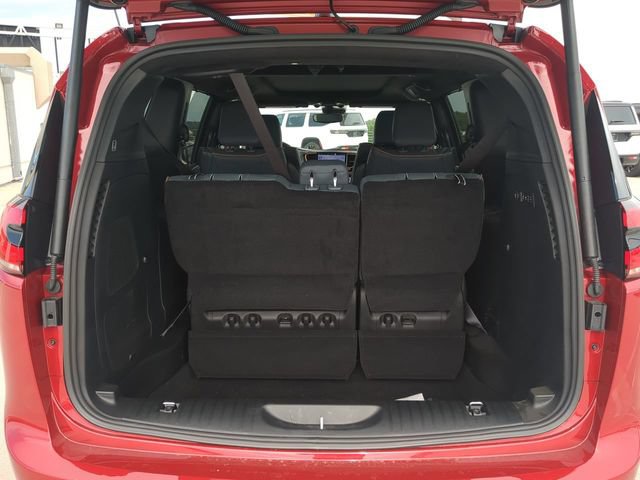 New 2027 Chrysler Pacifica Pinnacle w/ Theater Group AWD/4WD image 14