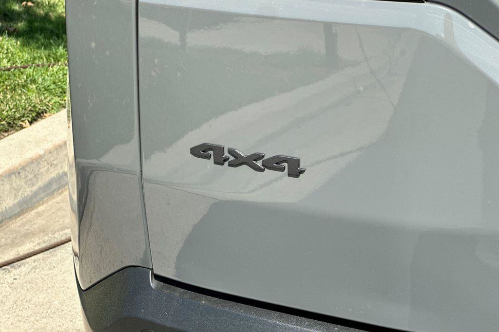 New 2026 Jeep Cherokee Laredo AWD/4WD image 26