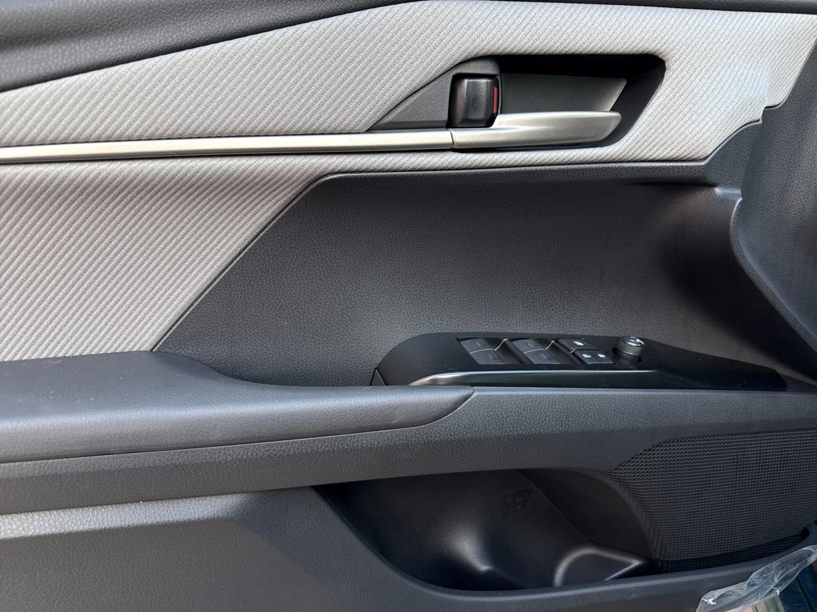 New 2026 Toyota Camry SE w/ Convenience Package FWD image 12