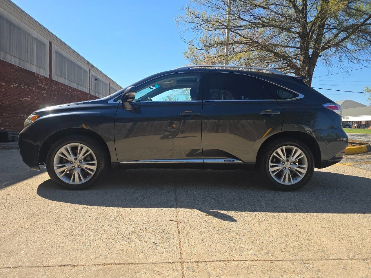 Used 2011 Lexus RX 450h AWD w/ Luxury Pkg image 3