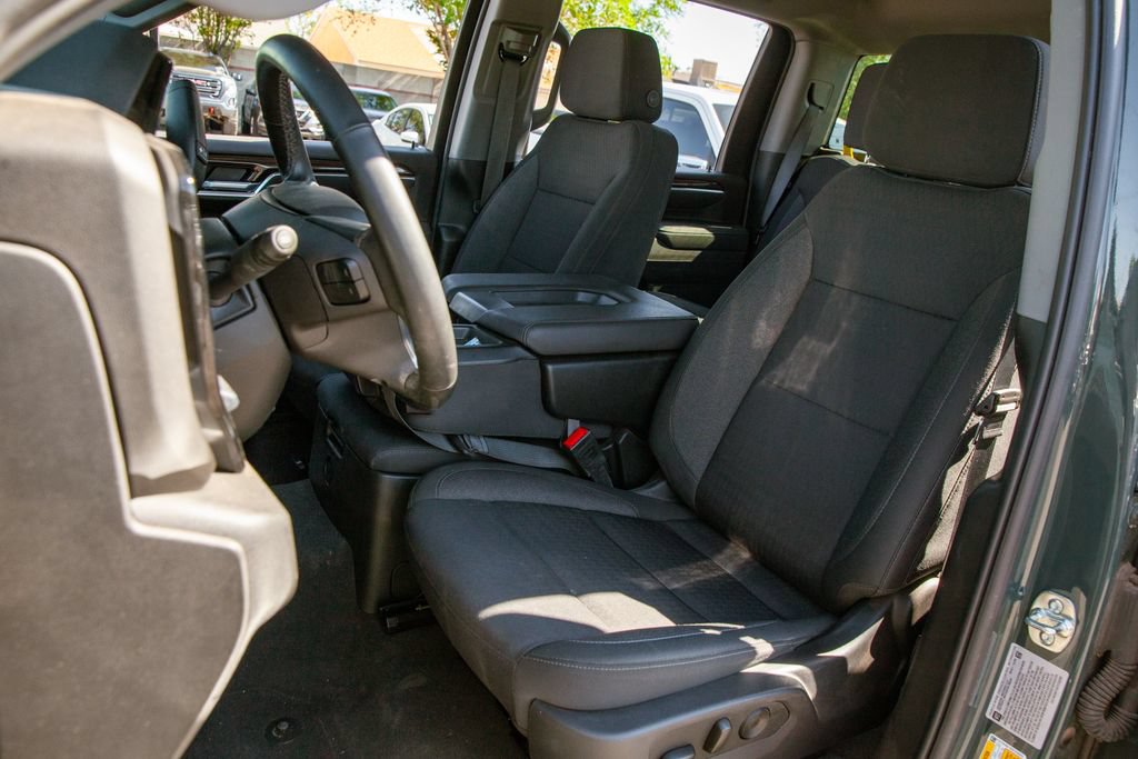 Used 2025 Chevrolet Silverado 2500 LT w/ Convenience Package AWD/4WD image 13