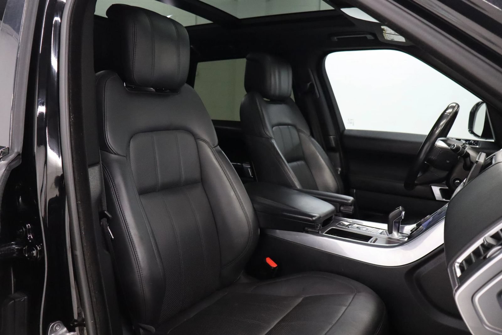 Used 2019 Land Rover Range Rover Sport HSE AWD/4WD image 26