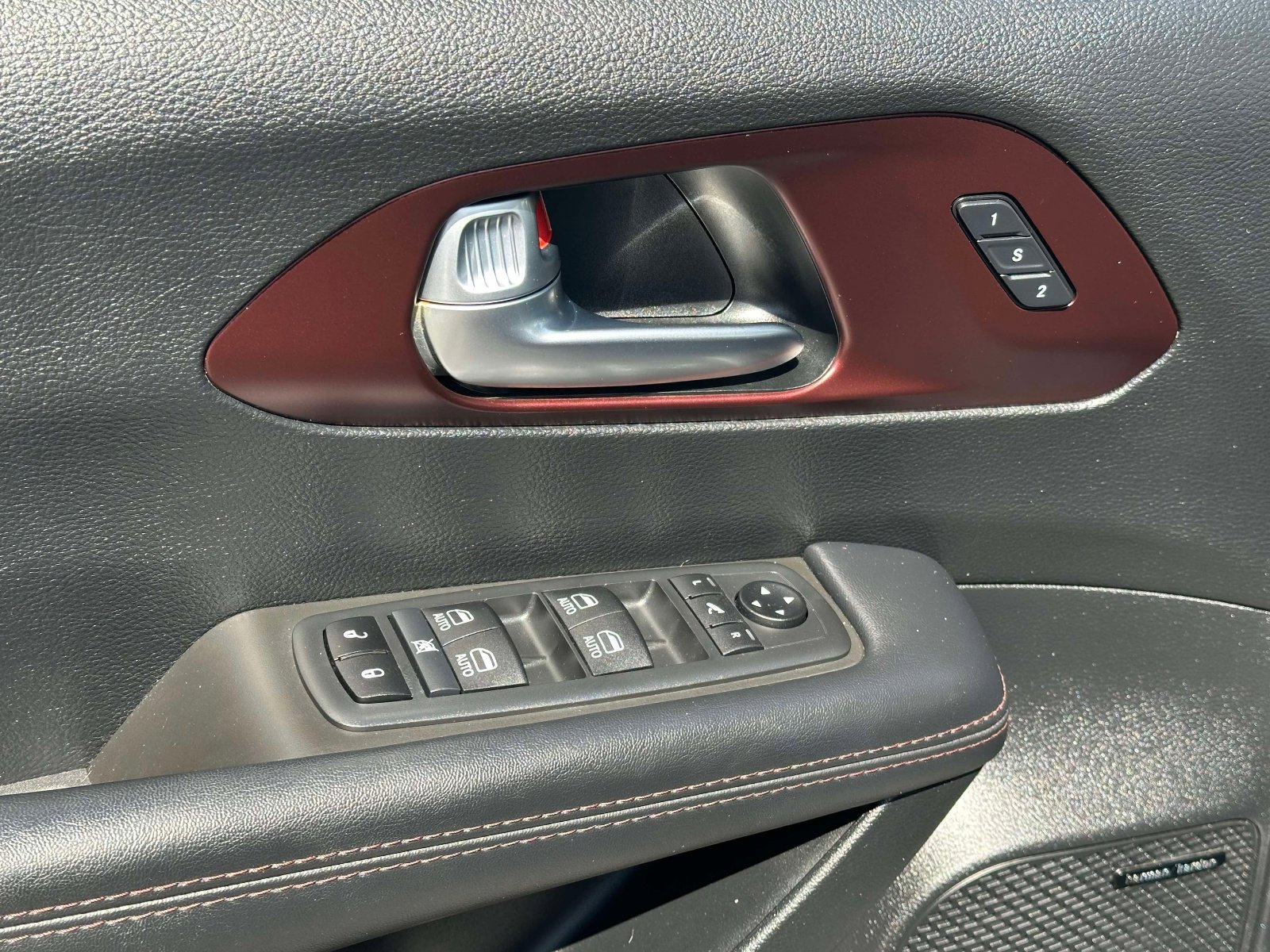 Used 2020 Chrysler Pacifica Limited image 16