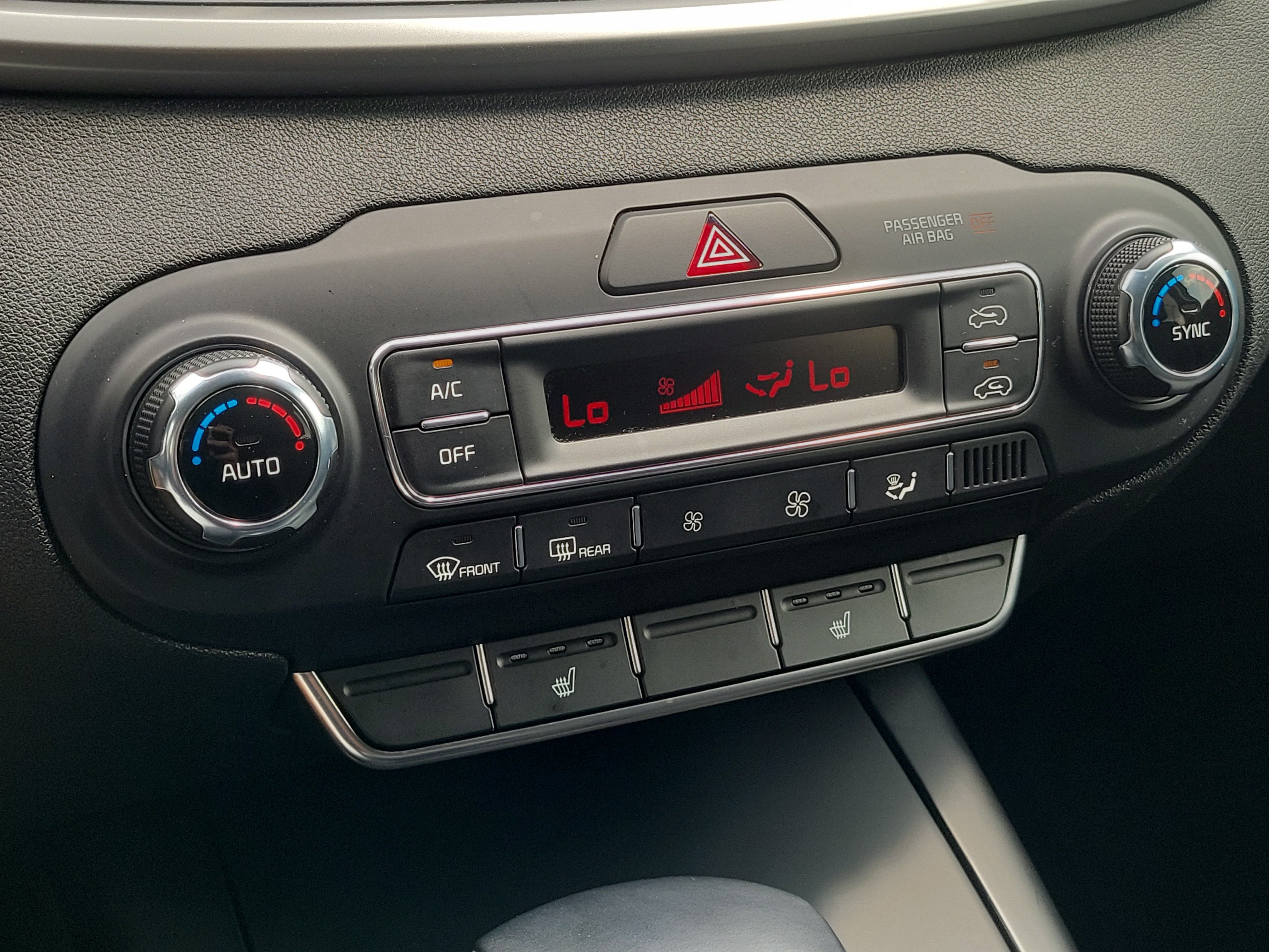 Used 2020 Kia Sorento LX w/ LX I4 Convenience Package FWD image 24