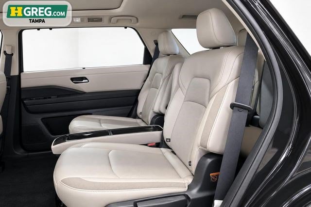 Used 2022 Nissan Pathfinder SL w/ SL Premium Package FWD image 11