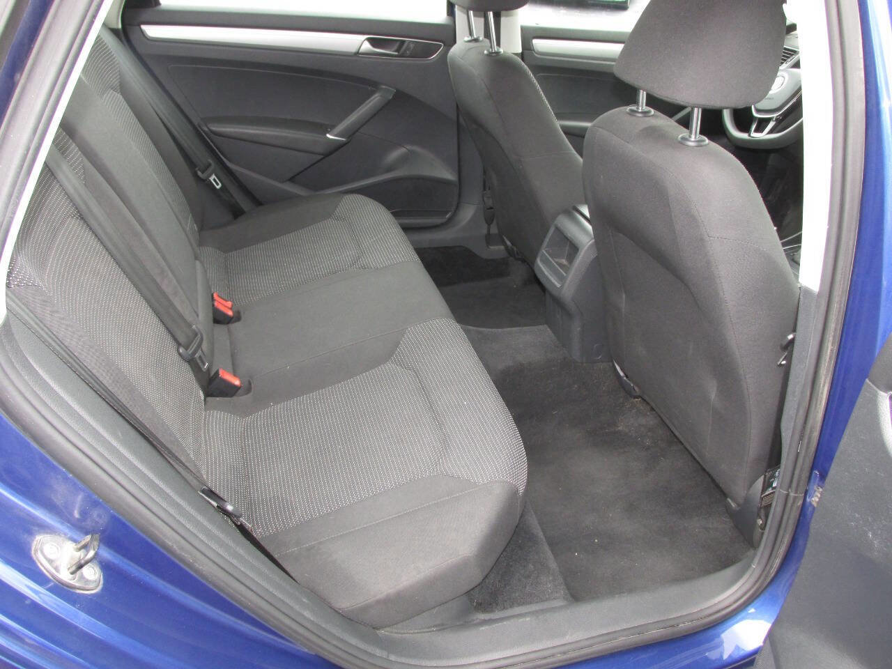 Used 2016 Volkswagen Passat 1.8T S FWD image 16