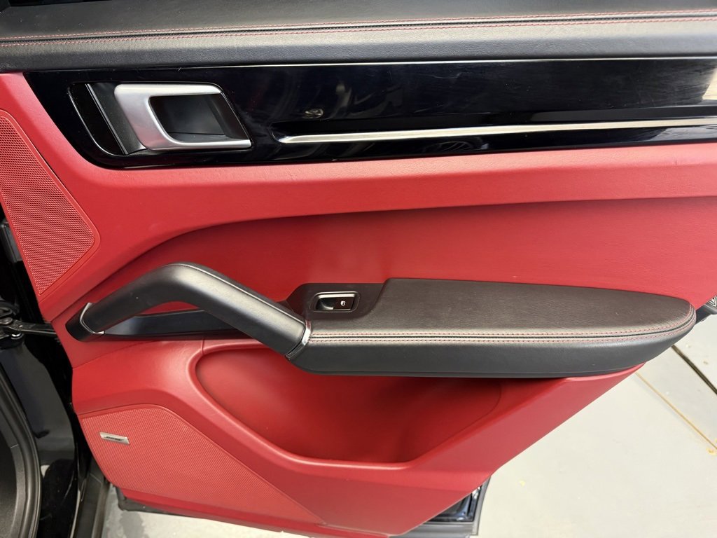 Used 2019 Porsche Cayenne S image 55