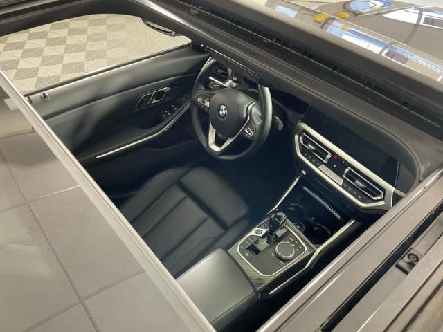 Used 2022 BMW 330i xDrive Sedan w/ Premium Package image 29