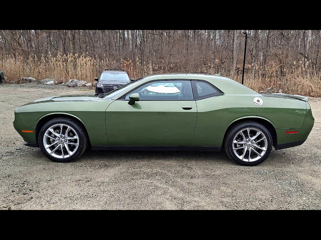 Used 2022 Dodge Challenger SXT w/ Plus Package image 5