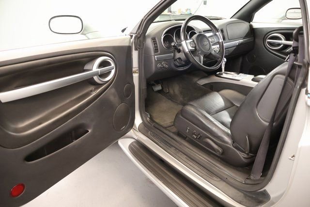 Used 2004 Chevrolet SSR w/ Preferred Equipment Group image 8