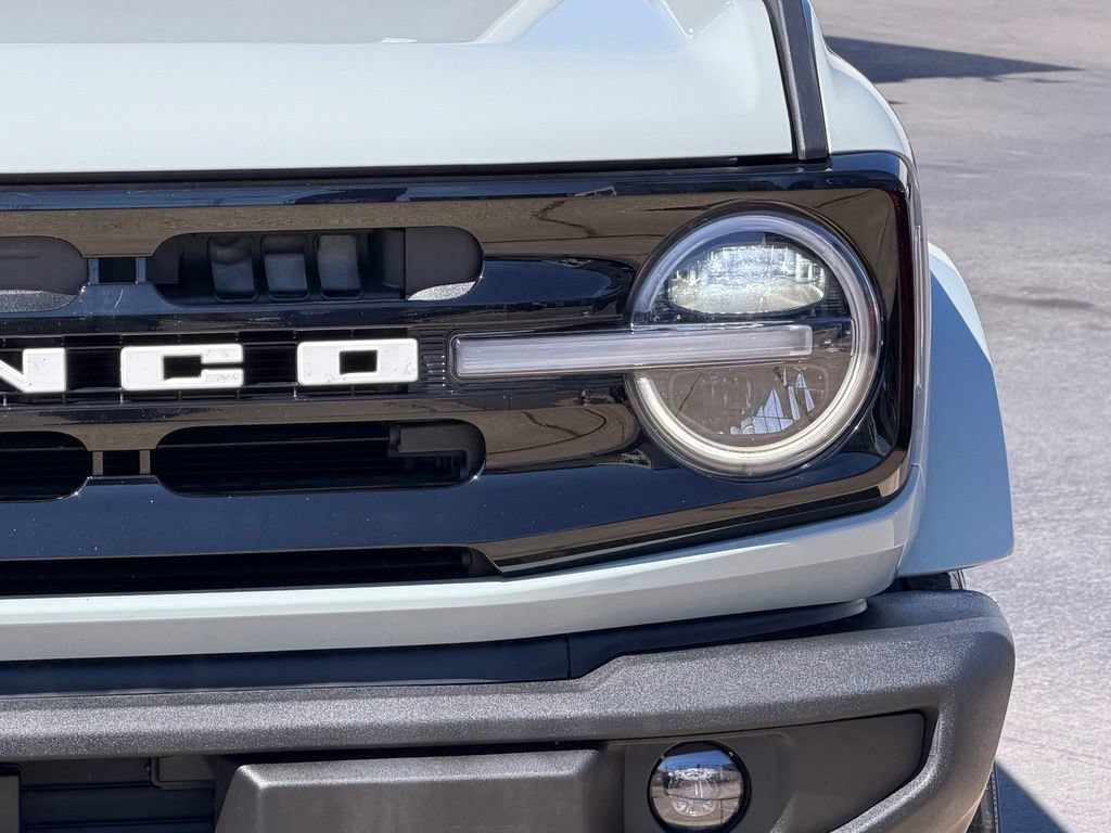 Used 2022 Ford Bronco Outer Banks AWD/4WD image 2