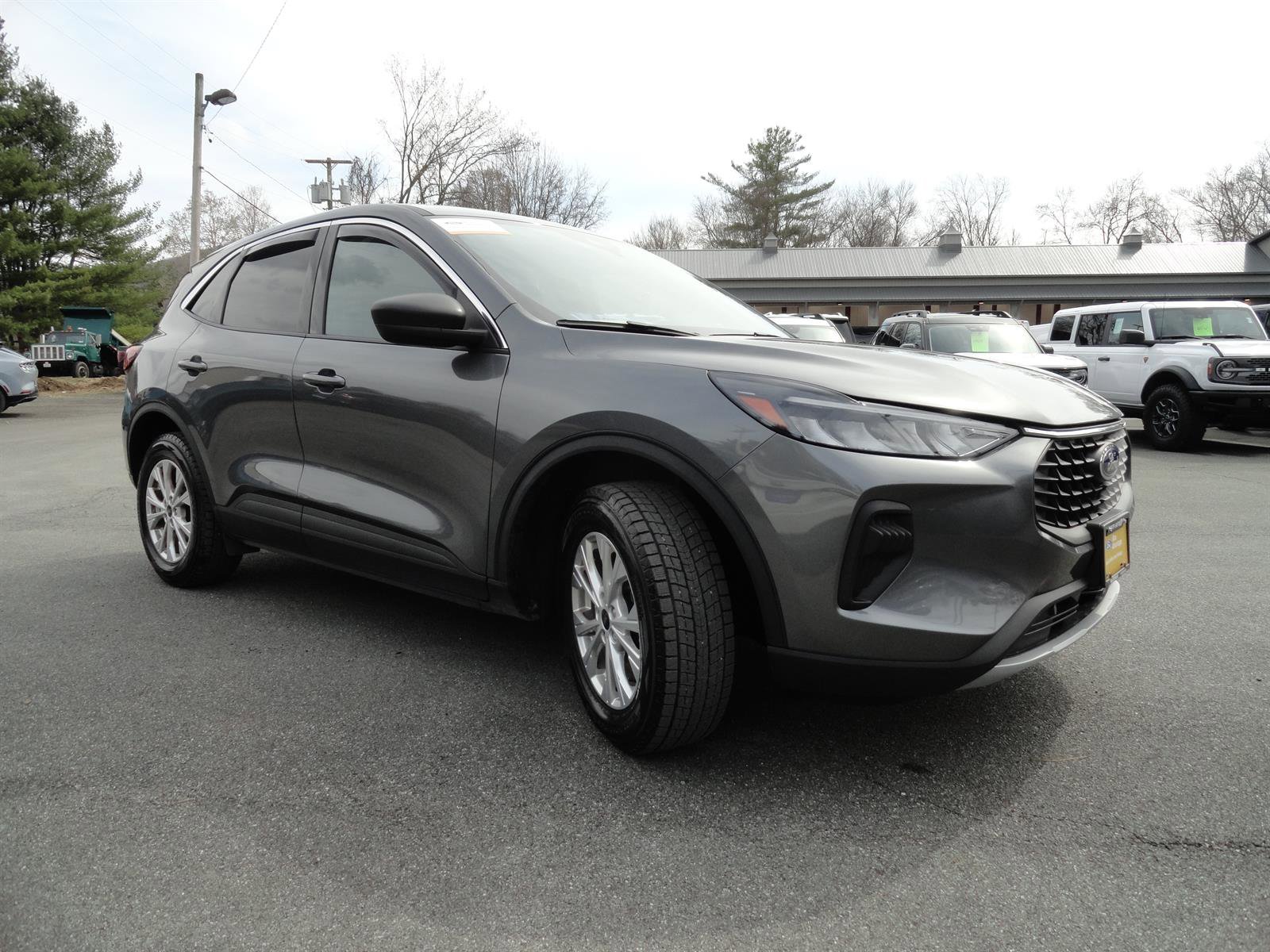 Certified 2023 Ford Escape Active AWD/4WD image 3