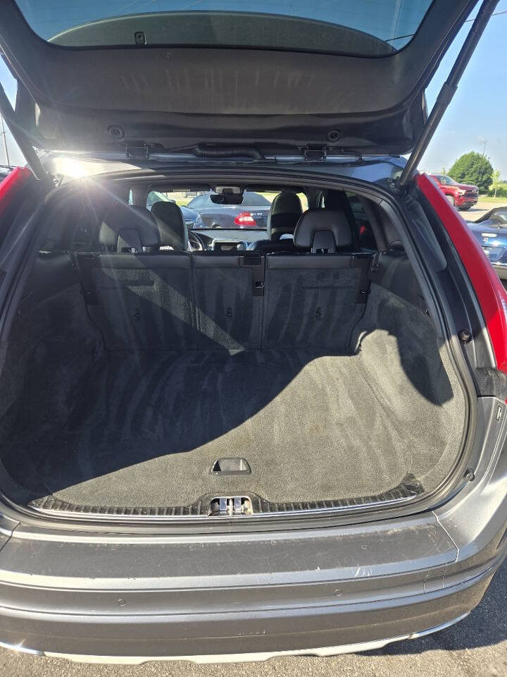 Used 2016 Volvo XC60 T6 w/ Proximity Package AWD/4WD image 17