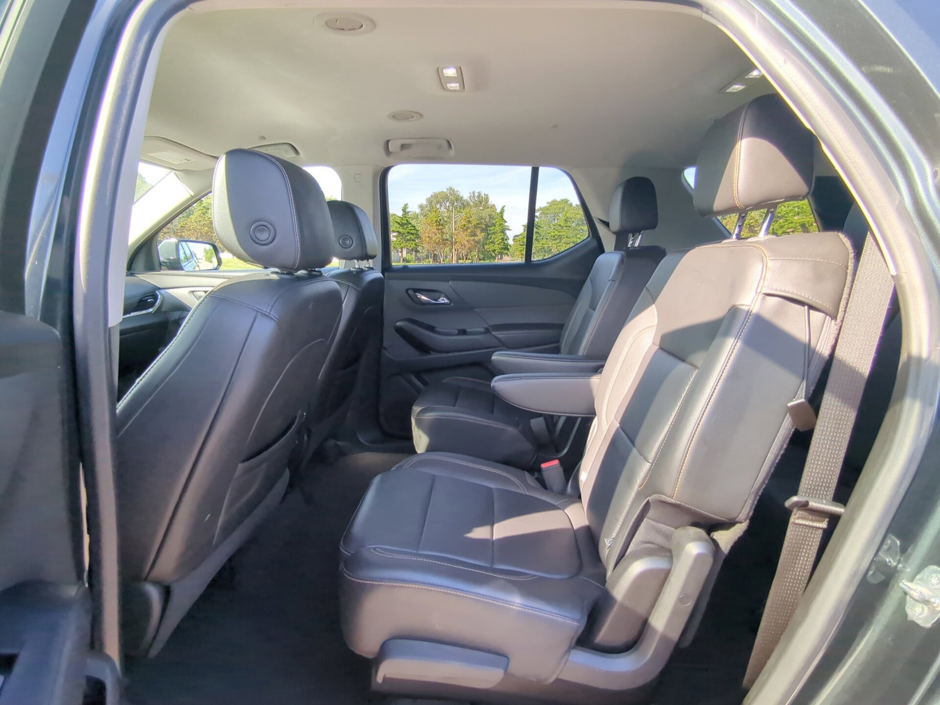 Used 2020 Chevrolet Traverse RS FWD image 13